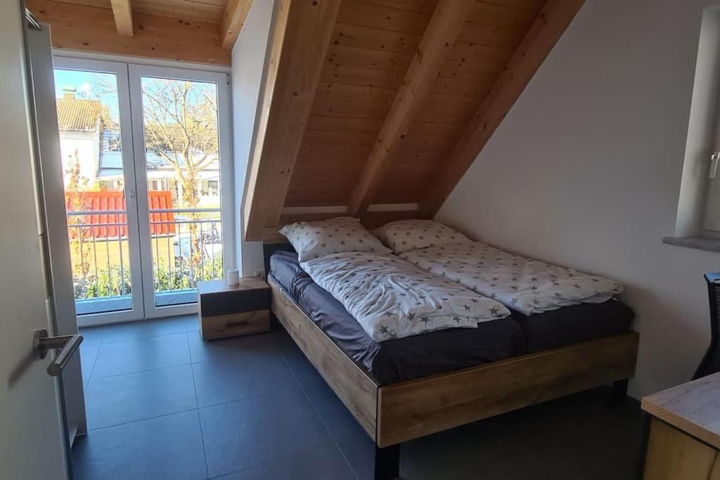 Moderne Ferienunterkunft/Wohnung Burgthann Екстериор снимка