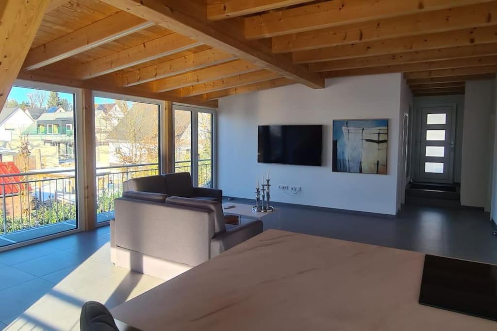 Moderne Ferienunterkunft/Wohnung Burgthann Екстериор снимка