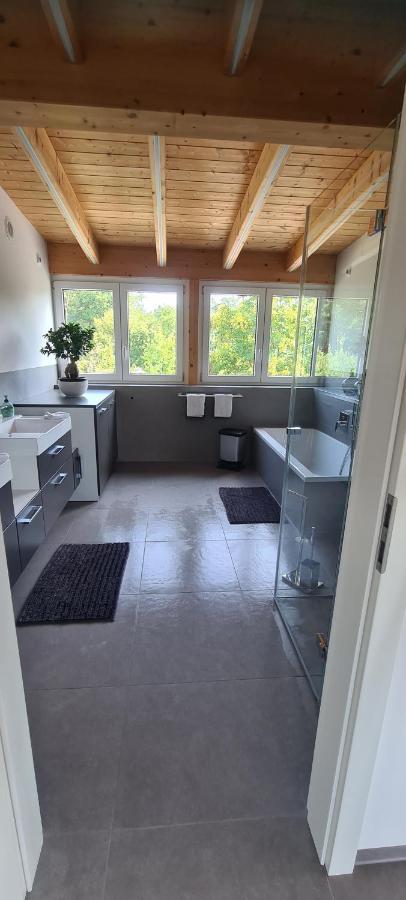 Moderne Ferienunterkunft/Wohnung Burgthann Екстериор снимка